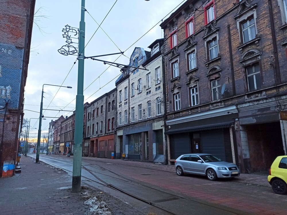 Metropolia Śląsko-Zagłębiowska to atrakcyjne miejsce do mieszkania. Gdzie można znaleźć tanie mieszkania na sprzedaż? Okazuje się, że najniższe ceny są w Świętochłowicach i Rudzie Śląskiej.
