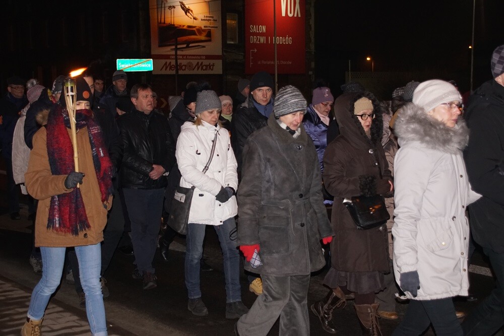 Tradycyjnie, w piątek przed Niedzielą Palmową w każdej rudzkiej parafii odbyła się droga krzyżowa. Wierni w procesji z krzyżem przeszli ulicami miasta modląc się.