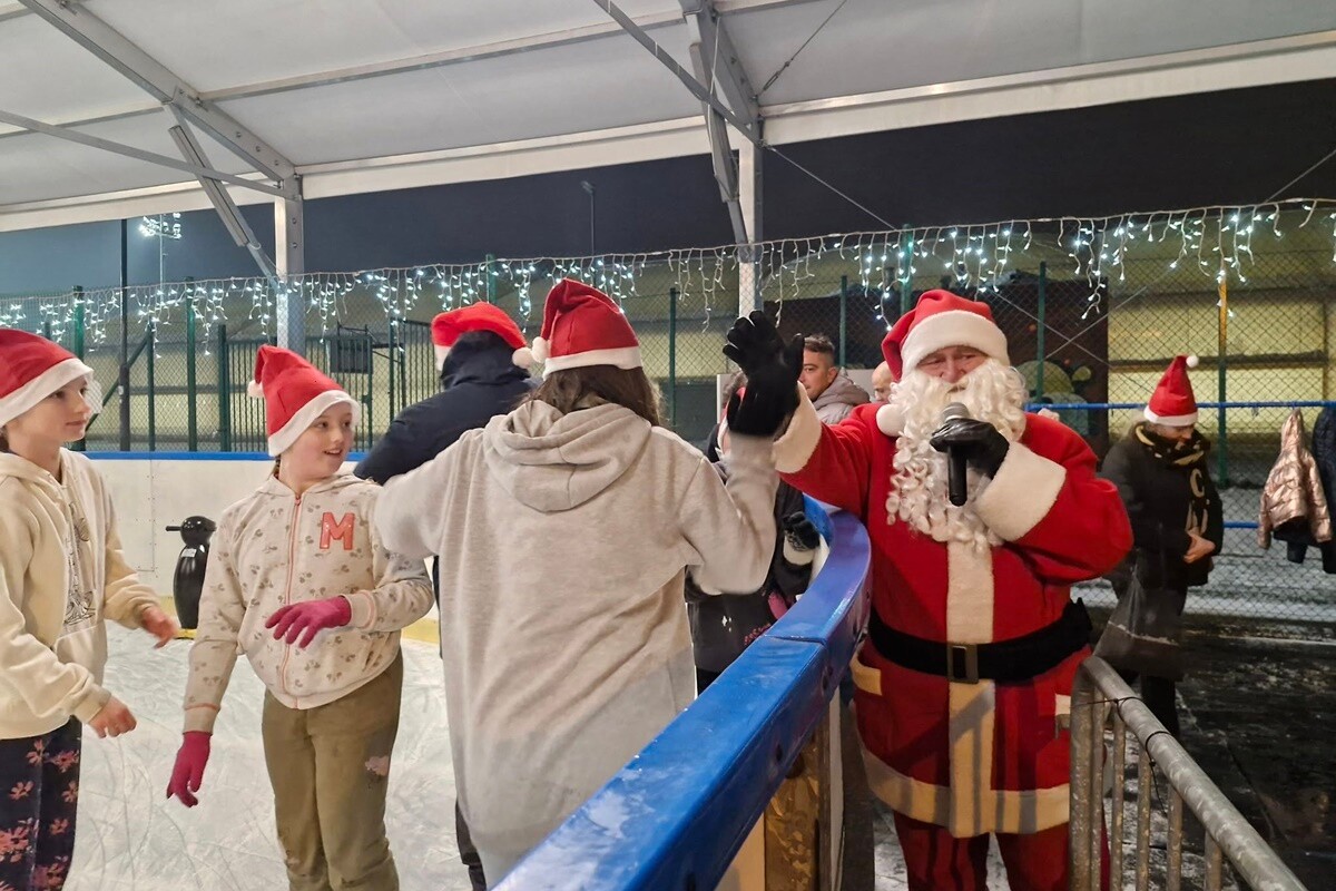 Otwarcie lodowiska OSiR Skałka / fot. FB UM Świętochłowice