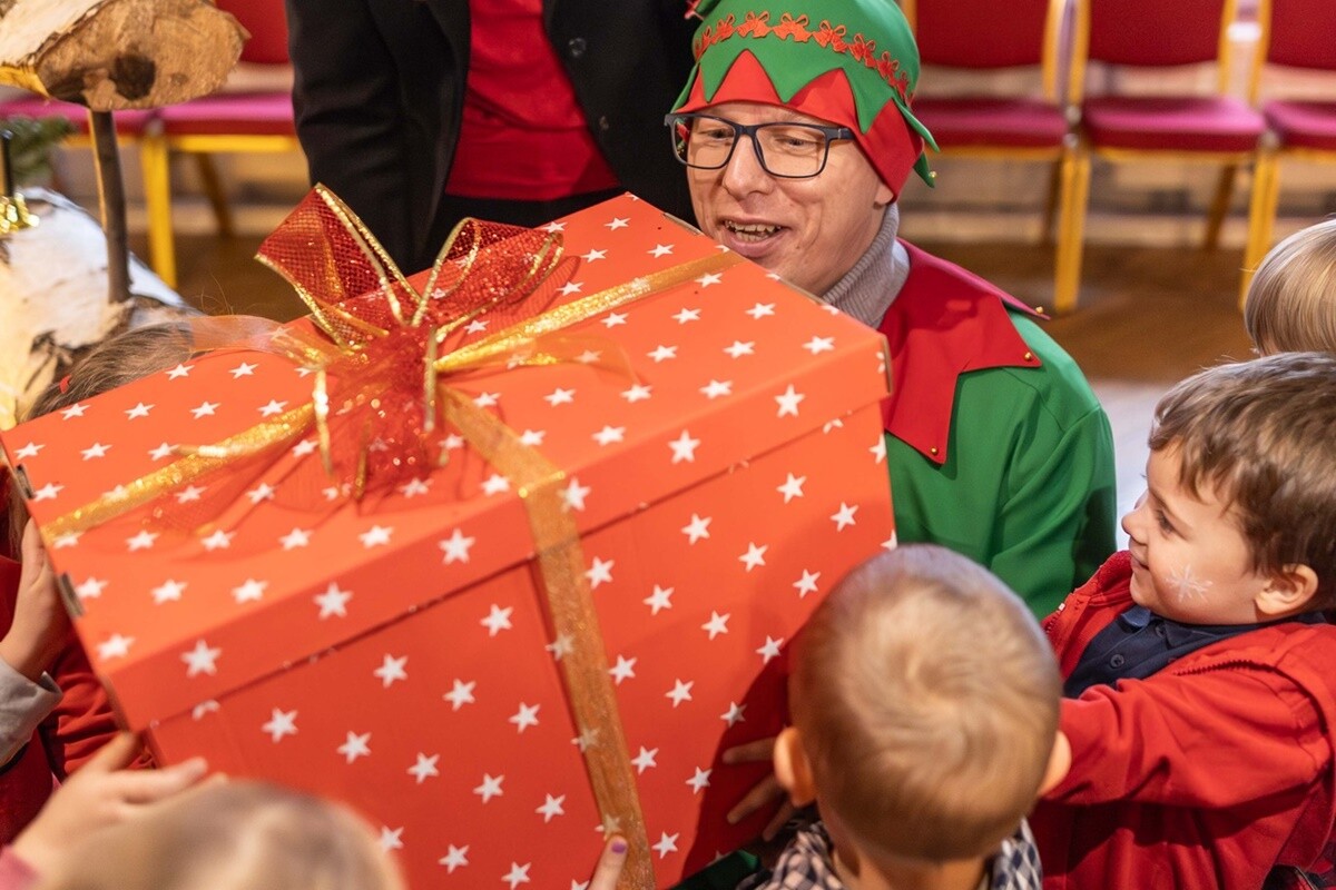 Mikołajkowy Bal Przedszkolaków / fot. FB Daniel Beger