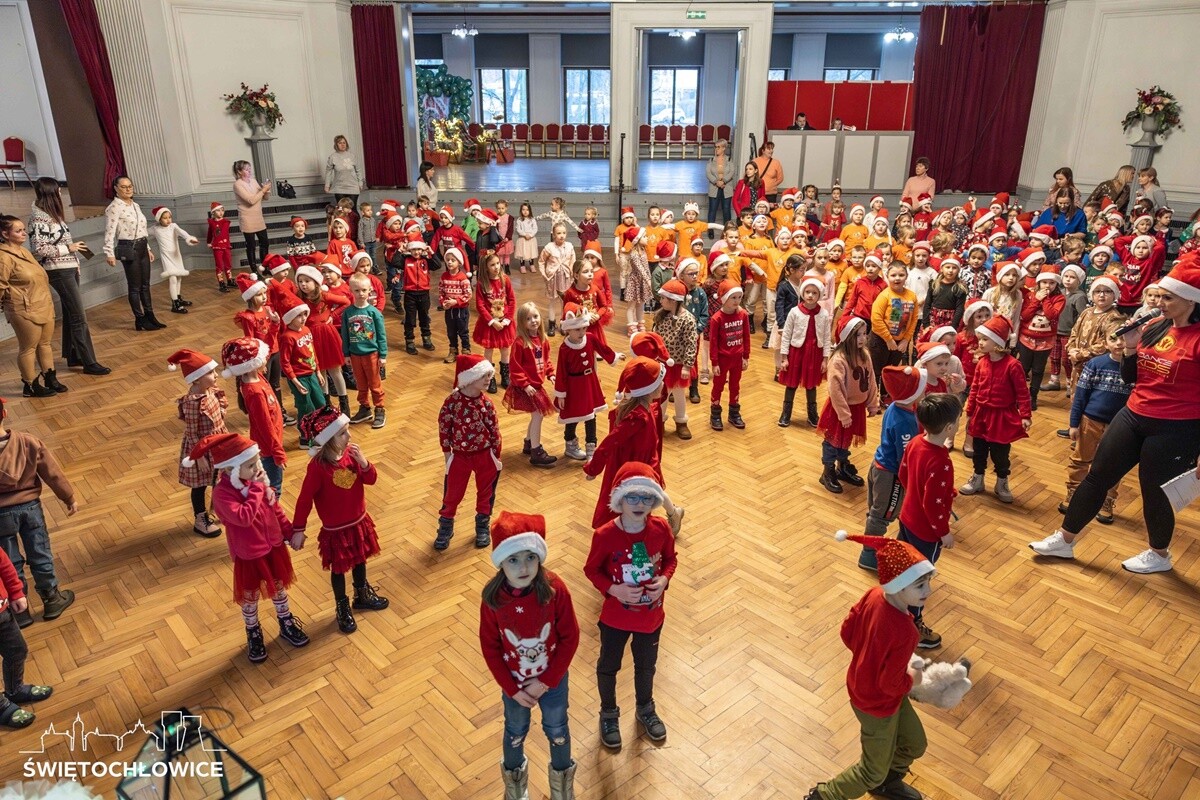 Mikołajkowy Bal Przedszkolaków / fot. FB Daniel Beger