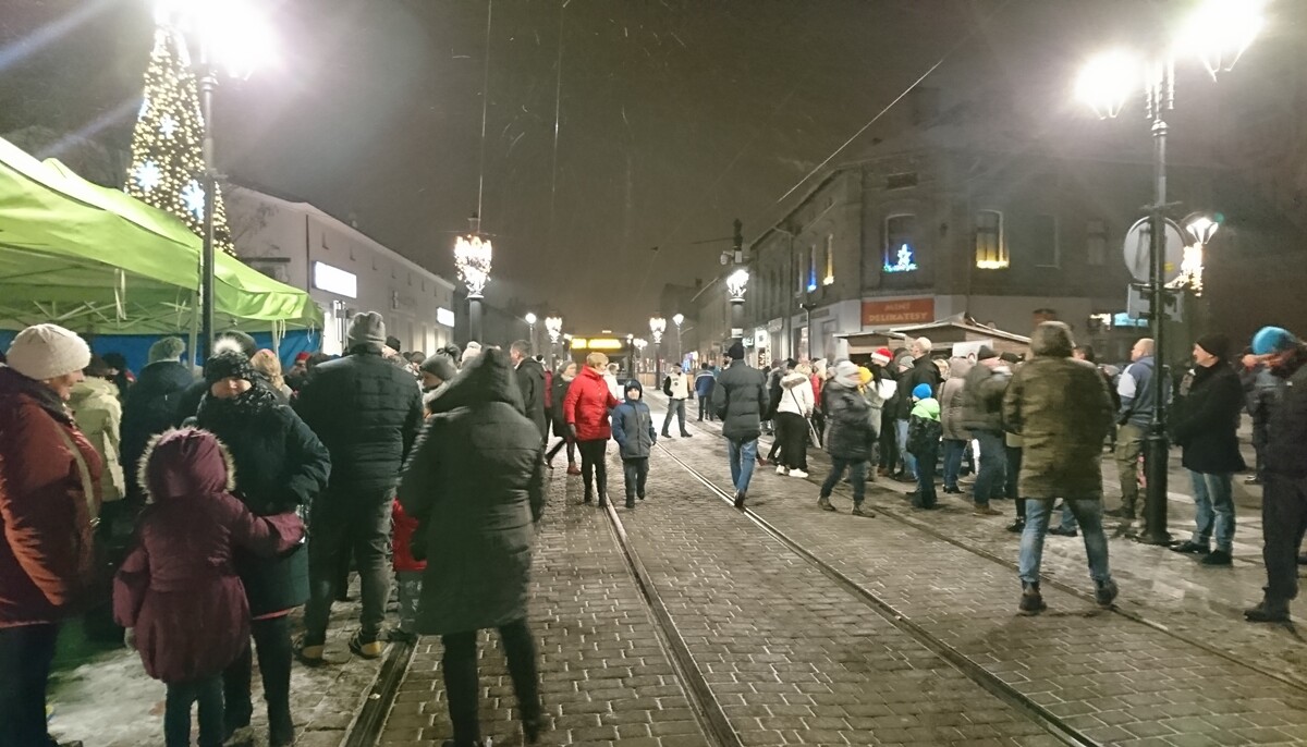 Inaguracja sezonu świątecznego na miejskim deptaku.