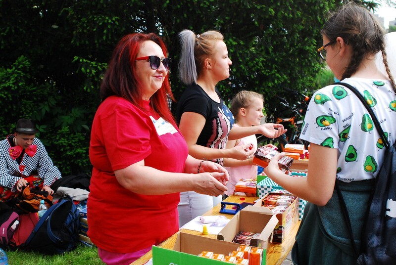Miejski Dzień Dziecka 2019 w Świętochłowicach świętowano tradycyjnie na terenie Ośrodka Rekreacji i Sportu Skałka. Zabawę zainaugurowano w sobotę, 1 czerwca o godz. 16.00. W programie zaplanowano prezentacje artystyczne, rozmaite gry i zabawy oraz pokazy straży miejskiej i straży pożarnej.