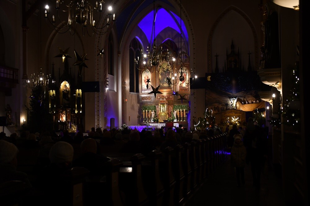 Dziś Święto Objawienia Pańskiego potocznie zwane świętem Trzech Króli. Z tej okazji ulicami Świętochłowic przemaszerował barwny orszak.

fot. Jacek Knapik